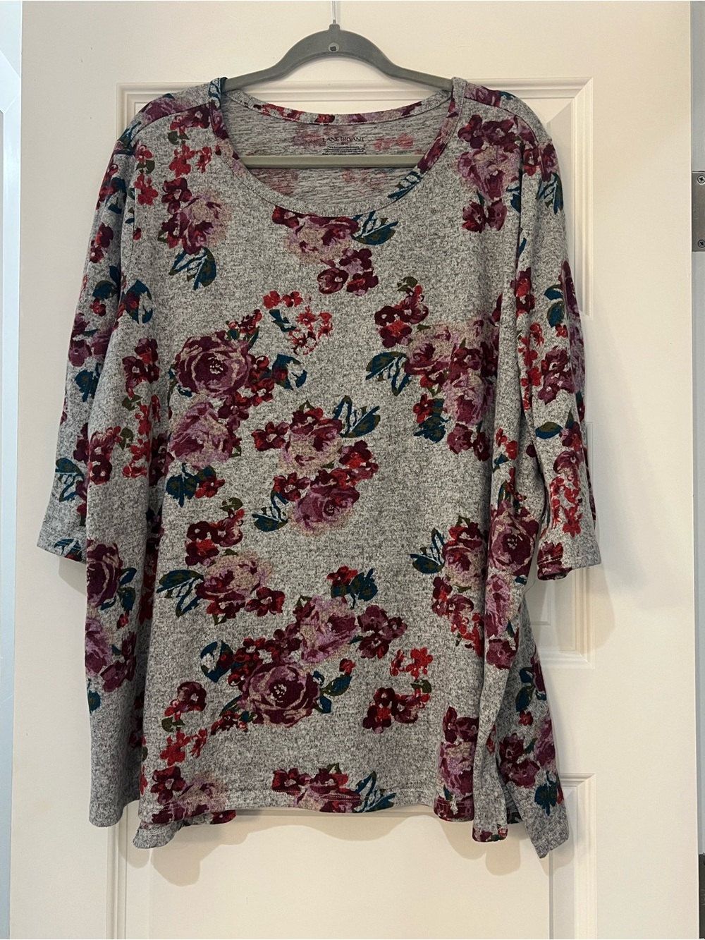 Lane Bryant Women’s Gray Floral Scoop Neck 3/4 Sleeve Knit Tunic Top